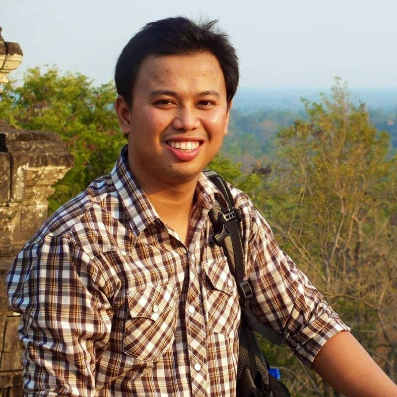 นักแปลSOMSAK  Yod-Klang