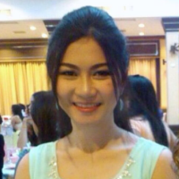 นักแปลรุ่ง