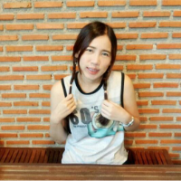 นักแปลแพรว