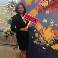 นักแปลเอื้อง