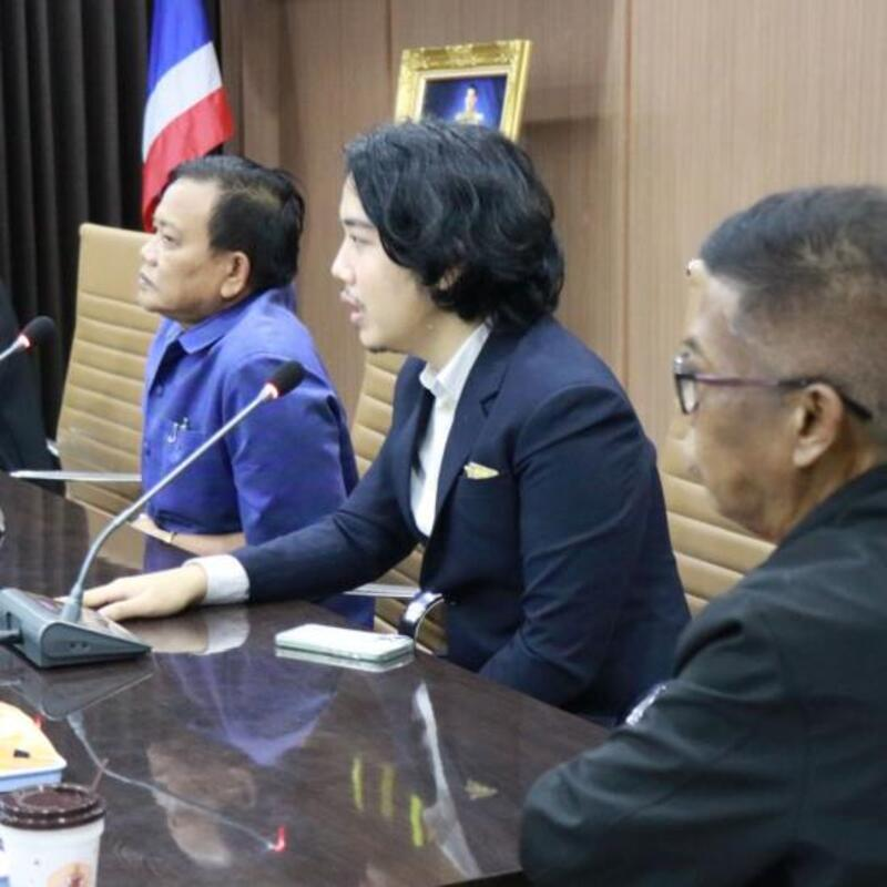 นักแปลรัฐนันท์ รองสวัสดิ์
